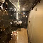 97 Inn- Andheri Versova