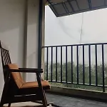 Bandar West : 2Bhk Ocean Front Condo