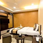 The Majlis - Colaba Hotel