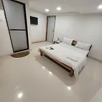 Agrawal Bhavan Budget Only For Indians Bed & Breakfast Mumbai