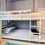 Rahat Manazil- The Old Warm Charm 2 Bedroom Apartment In Khar West By Connekt Homes