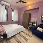 Rahat Manazil- The Old Warm Charm 2 Bedroom Apartment In Khar West By Connekt Homes