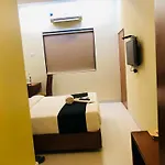 Glitz 7even Hills- Nr International Airport T2 Guest house