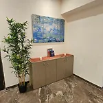 Lite - Parle East Apartment