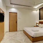A K Hotel 3*