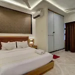 A K Hotel 3*