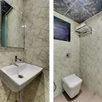 A K Hotel 3*