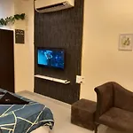 Ivy Splendour Private Studio A, Oshiwara
