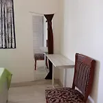 Lovely 1 Bedroom Rental Unit In Mumbai, Carter Road