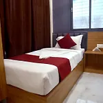 Vogue Cabin Stay Near Nesco Bombay Exhibition Centre