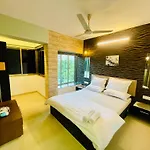 Bandra - Spacious 2 Bhk- Close To Bkc.