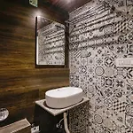 Fabhotel Peralz - Nr Boriwali Station Hotel *