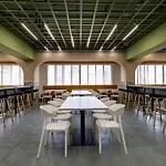 Ivy League House - Girls Hostel