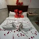 Hotel Newyork By Stayzy Mumbai