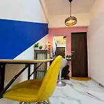 Cozy 1Bhk With City View In Bandra West 401