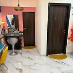 Cozy 1bhk With View In Bandra West 401