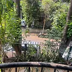 Krazyhostel
