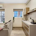 Maven 1bhk Khar W By The Company Bed & Breakfast