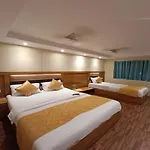 Rk Hotel-Near Grant Road Railway Station