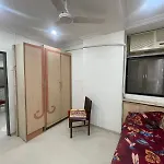 Linking Road Bandra West Main Shopping Area Location Centre Near To Station Bandra Airport Domestic International 24 Hours Easy To Commute Anywhere Transport Available