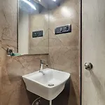 Hotel Luxury Embrace Inn Near Exhibition Center