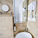 Hotel Indie Studios, Chembur
