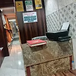 Golden View Near Masjid Bander Station Hotel 2*