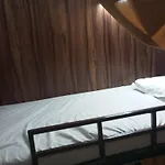 Hotel Golden View Near Masjid Bander Station Mumbai