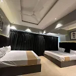 Dhanvantari Luxury Hotel Near Kokilaben Dhirubhai Ambani Hospital Mumbai