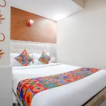 Hotel Fabexpress Sarah Gold - Nr Nesco Exhibition Center 3*