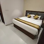 Morya Residency Parel Hotel 2*
