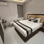 Morya Residency Parel Hotel