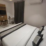 Hotel Morya Residency Parel 2*