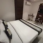 Morya Residency Parel Hotel
