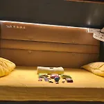 Sinhassan Dormitory Hostel Juhu