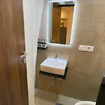 Apartment Osi Powai *