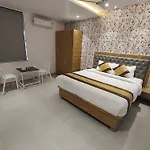 Hotel Morya Residency Parel 2*