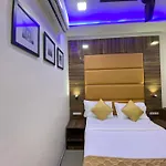 Hotel Blue Wellington - Near Mumbai Airport