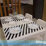 2Br Mumbai Theme Service Apartment For Staycation By Flora Stays