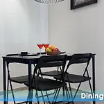 Apartment 1br Theme In Powai By Florastays *
