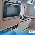 Apartment 1br Theme In Powai By Florastays