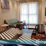 Apartment 1br Theme In Powai By Florastays Mumbai