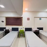 Dare Hostelz
