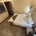 Hotel Crystal Goregaon West