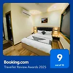 Glitz Riza - Nr Nesco Exhibition Centre Goregaon 2*