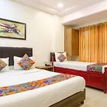 Hotel Aksa Inn Near Juhu Beach