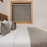 Fabhotel Airport Palace - Nr International Airport Mumbai