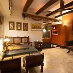 Cosy Artistic In Andheri H Apartment *