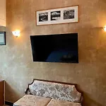 Cosy Artistic In Andheri H Apartment Mumbai