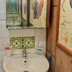 Apartment Cosy Artistic In Andheri H Mumbai